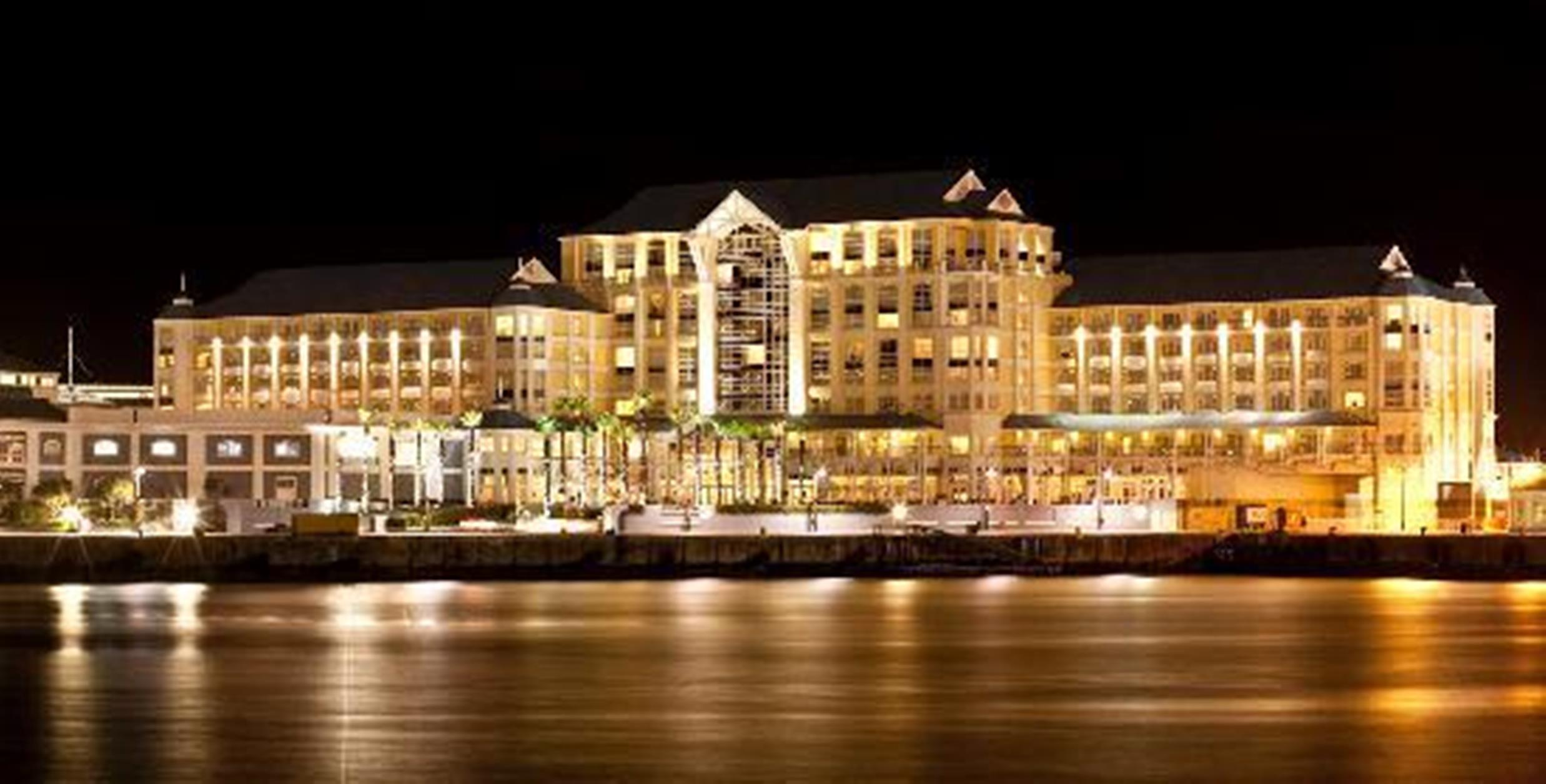 The Table Bay Hotel Κέιπ Τάουν Εξωτερικό φωτογραφία The Grand Hotel at night