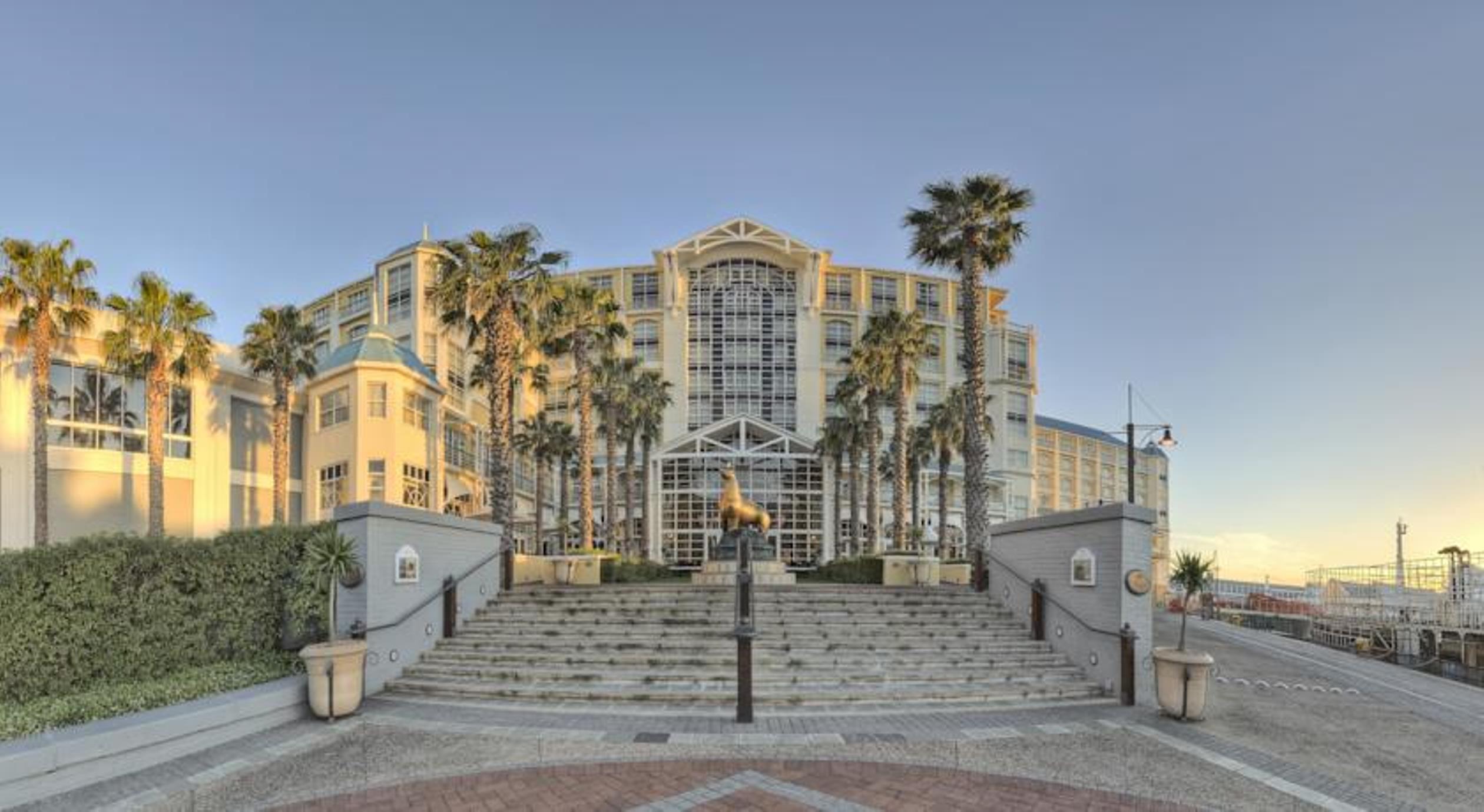 The Table Bay Hotel Κέιπ Τάουν Εξωτερικό φωτογραφία The Waterfront shopping mall