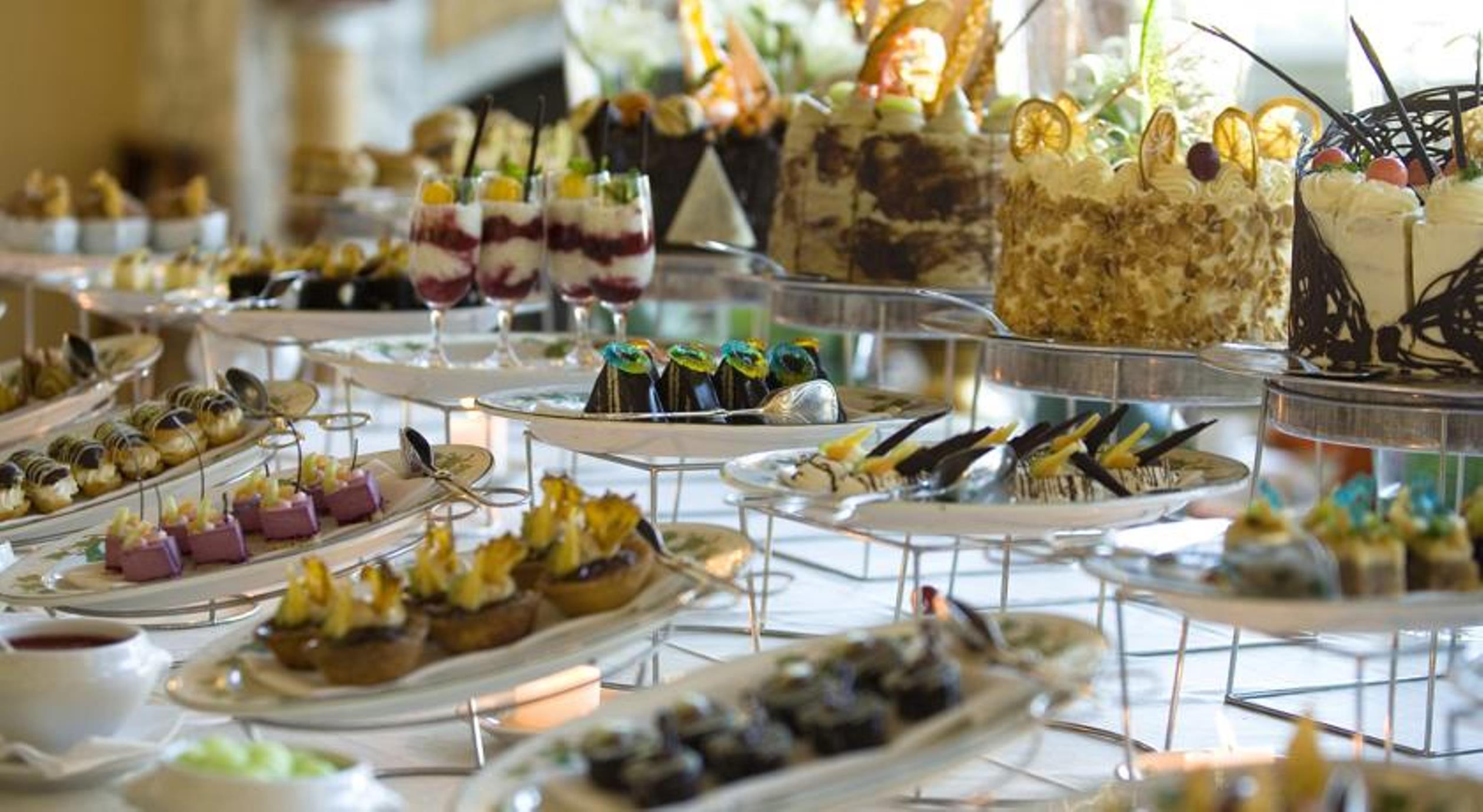 The Table Bay Hotel Κέιπ Τάουν Εξωτερικό φωτογραφία A dessert buffet