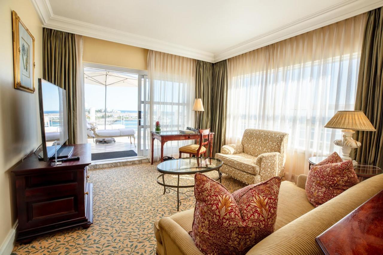 The Table Bay Hotel Κέιπ Τάουν Εξωτερικό φωτογραφία A suite at the Hilton Cairo