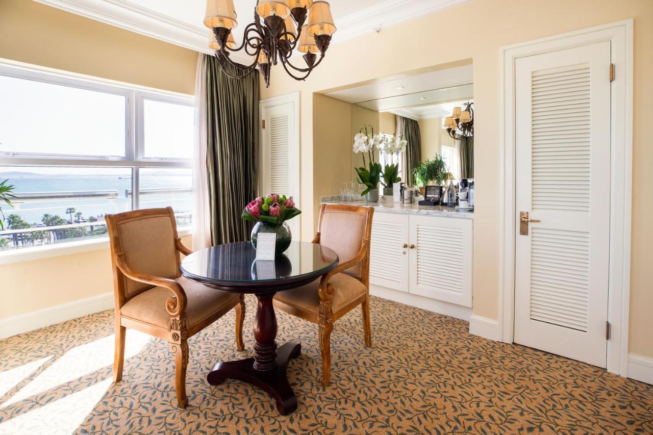 The Table Bay Hotel Κέιπ Τάουν Εξωτερικό φωτογραφία A room at the hotel