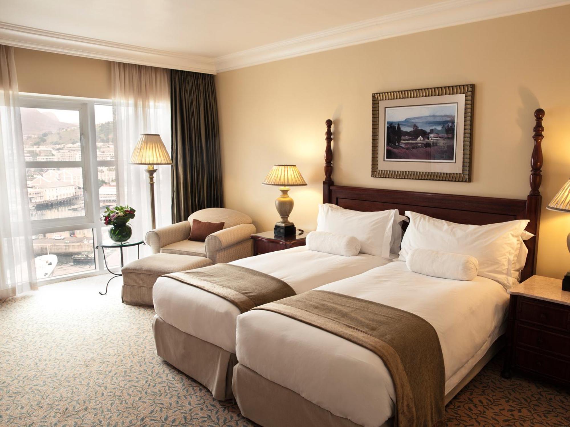 The Table Bay Hotel Κέιπ Τάουν Δωμάτιο φωτογραφία A room at the hotel